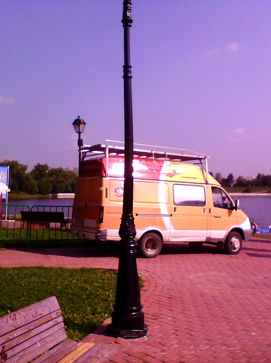 На улице